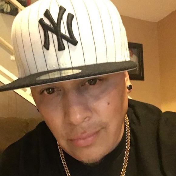 Meet your Posher, Robert - Picture 1 of 1